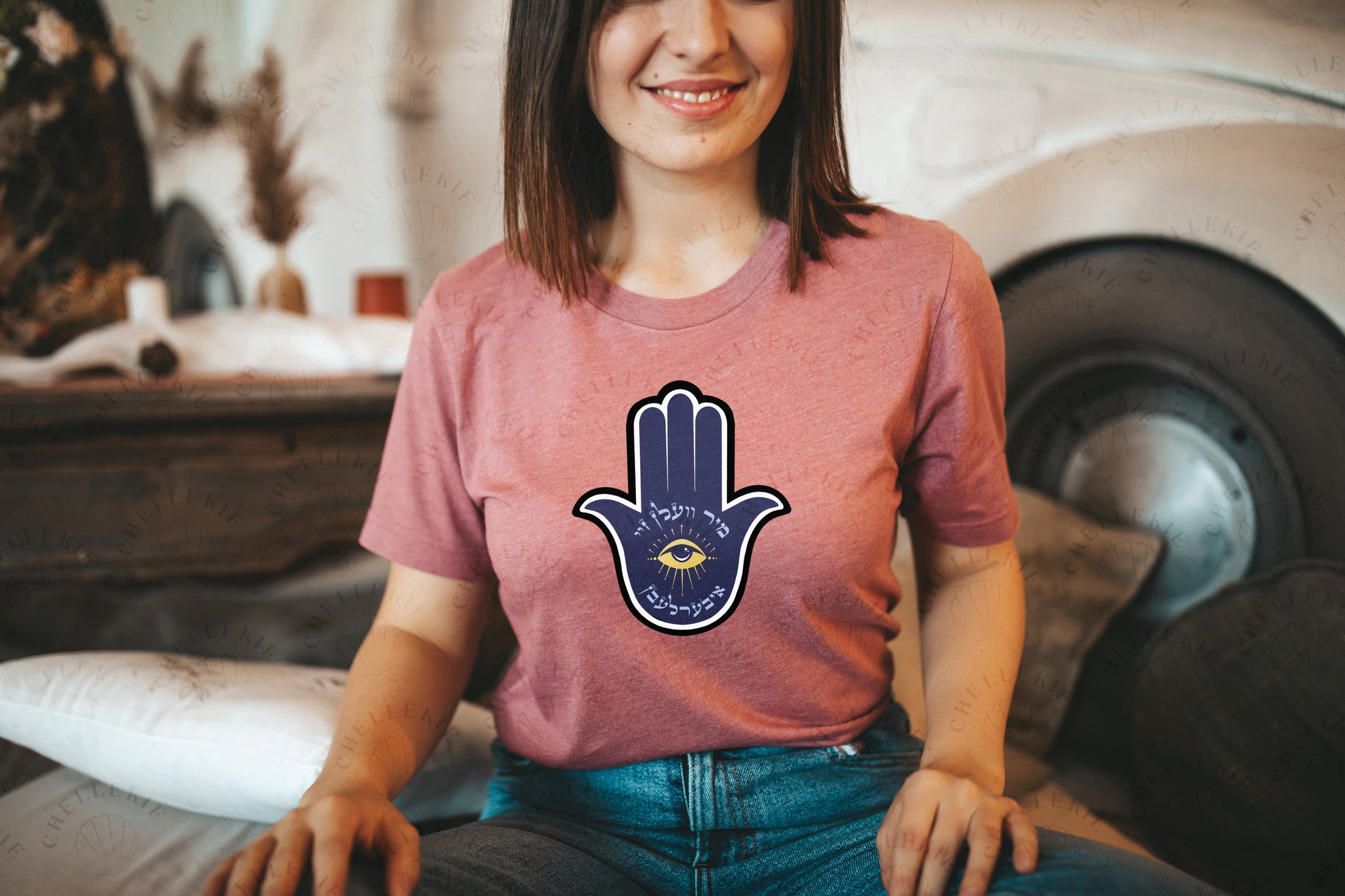 Mir Veln Zey Iberlebn + Hamsa T-Shirt - Chellekie Creations